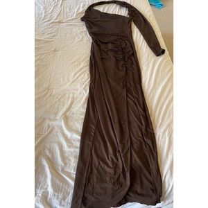 Superdown Romona Maxi Dress in Chocolate